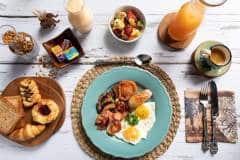 Lance-van-de-vyver-Kambaku-River-Lodge-Breakfast-Full