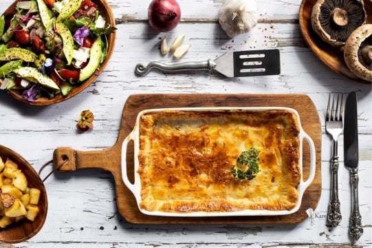 Lance-van-de-vyver-Kambaku-River-Lodge-Chicken-Pie-1