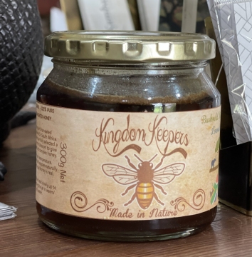 kingdom-keepers-raw-honey-shop-kambaku-river-lodge