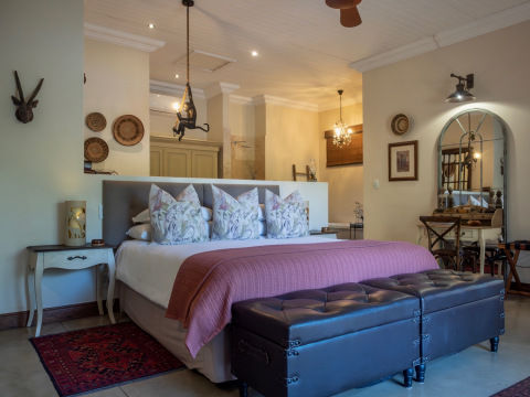 spacious-romantic-accommodation-at-the-kruger-park