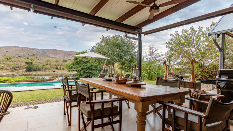 The terrace at Kambaku River House